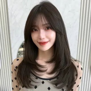 セミロング カラー 似合わせレイヤー/ 透明感カラーのヘアスタイル