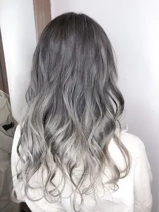 セミロング カラー特化 横川　翔希のヘアスタイル