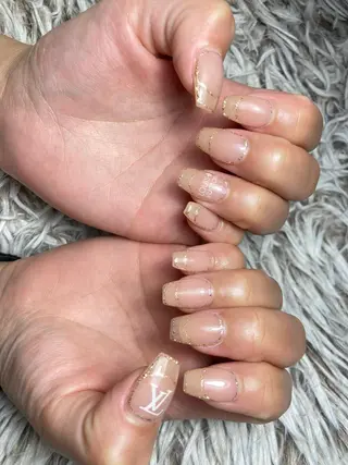 ミディアム ネイル ✴︎ Delightのネイルデザイン