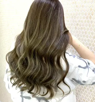 ロング 赤澤 菜麻のヘアスタイル