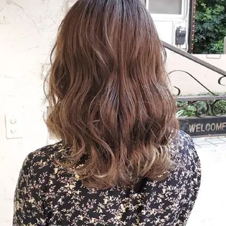 セミロング カラー フリーランス所属・韓国ヘア レイヤー くびれヘアMATSUのヘアスタイル