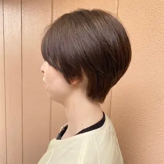ショート カラー 丸岡 美穂のヘアスタイル
