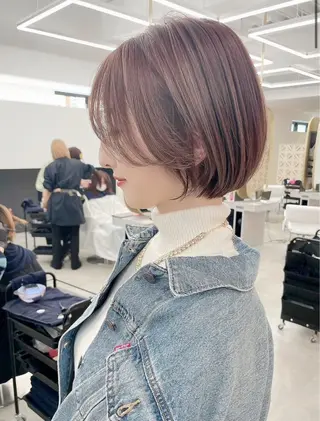 ショート カラー 伊藤 優里のヘアスタイル