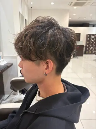 ショート カラー パーマ 谷 健吾のヘアスタイル