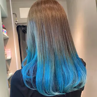 セミロング カラー 岡野 静華のヘアスタイル