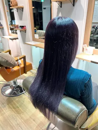 ロング カラー ツキダテ ユイのヘアスタイル