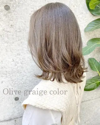 セミロング カラー clomus所属・YUKA艶髪 🌸寛ぎ部屋のヘアスタイル