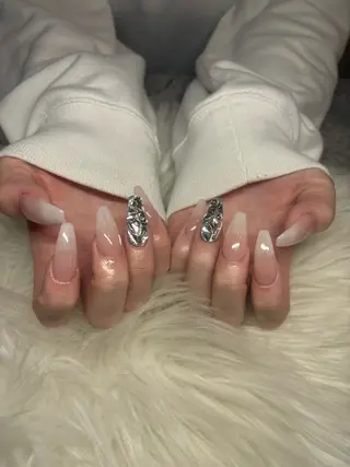 ネイル 鈴木 歩華のネイルデザイン