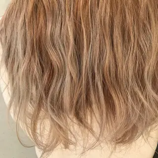 ロング カラー 一ノ瀬 蘭のヘアスタイル