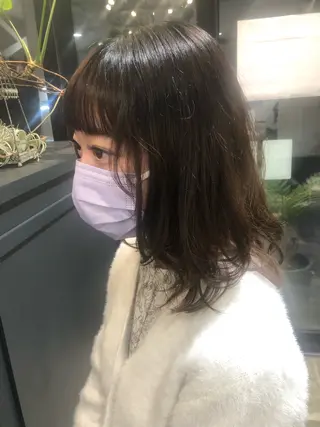 ミディアム 飯田 真季のヘアスタイル