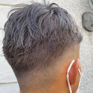 カラー 大賀 チサトのヘアスタイル