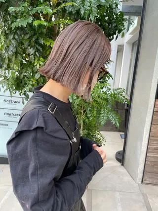 ショート カラー オリーブ/縮毛♡ Natsuno🩰のヘアスタイル