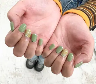 ネイル マハロネイルサロン横浜店所属・吉田 里菜のネイルデザイン