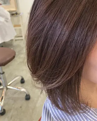 ミディアム カラー fio マナミのヘアスタイル