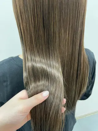 ロング カラー akane .のヘアスタイル