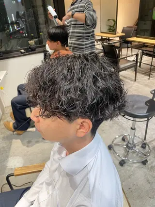 ショート 川副/シャドウ/ 波巻き/メンズパーマのヘアスタイル