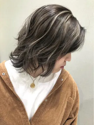 ミディアム 岸 保奈美のヘアスタイル