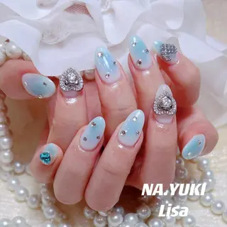 ネイル 🦋 Queenieのネイルデザイン