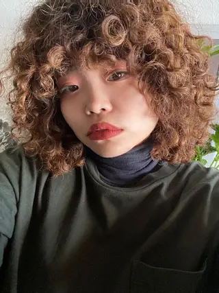 ミディアム パーマ ヘアアレンジ BELLA阿部野 TOMOMIのヘアスタイル