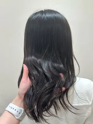 ミディアム カラー ヘアアレンジ タイトボブ個性派カラ ーAKANEのヘアスタイル