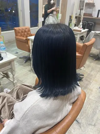 セミロング 新地 咲綾のヘアスタイル