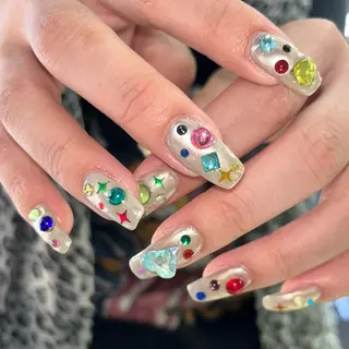 ネイル 🪐富島彩夏 /海外nail🪐のネイルデザイン