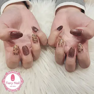 ネイル 💙🤍Tiary M🤍💙のネイルデザイン