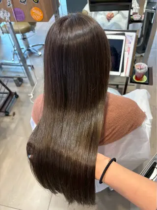 ロング わだ まゆのヘアスタイル