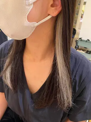 ロング 斎藤 彩香のヘアスタイル