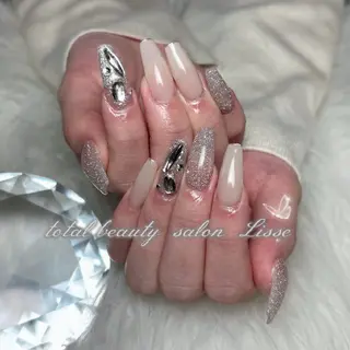 ネイル totalbeautysalonLisse所属・Lisse ネイル/ 脱毛/アイブロウのネイルデザイン