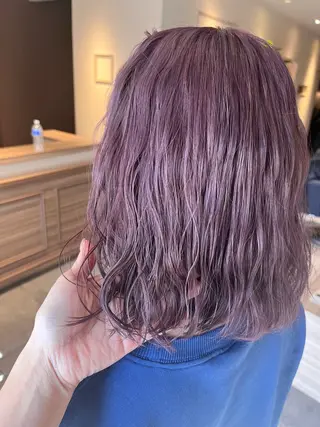 ミディアム カラー 川越 輝梨奈のヘアスタイル