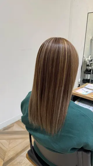 セミロング 鈴木 佐菜のヘアスタイル