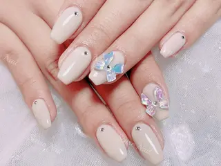 ネイル Queening 🦋のネイルデザイン