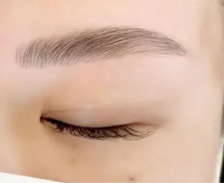 アイブロウ eyesalon Liina所属・eyelash Liinaのマツエク・マツパデザイン