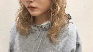 セミロング カラー 樋渡 侑希のヘアスタイル