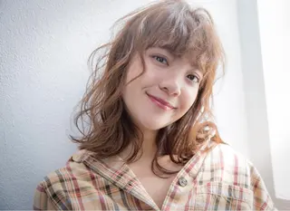 ミディアム カラー ○HITOMI ○のヘアスタイル