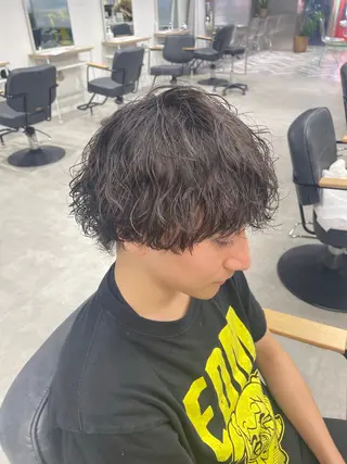 ショート パーマ メンズ カラーモデル⚡️ REONのヘアスタイル