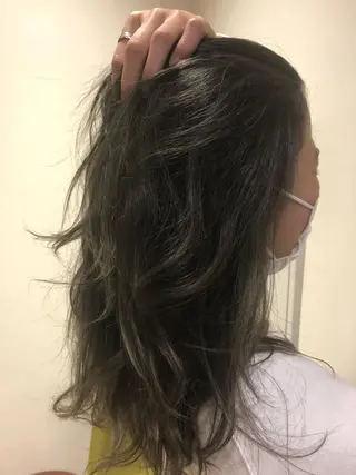 カラー 伊東 彩花のヘアスタイル