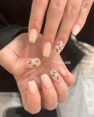 ネイル SALON ELVI.所属・SALON ELVI.のネイルデザイン