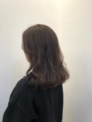 カラー Ruang所属・ツノガイ エリのヘアスタイル