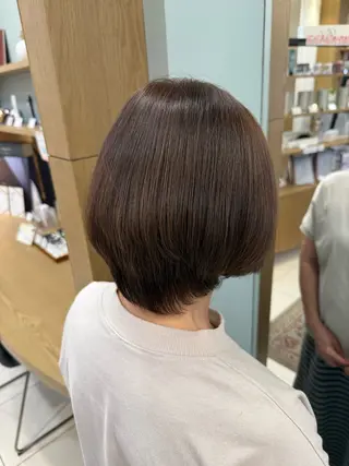 ショート カラー 新美 木乃美のヘアスタイル