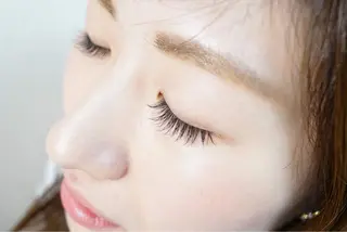 マツエク・マツパ ダリアビューティー所属・LEDエクステ🫧 ダリアビューティーの眉毛・アイブロウイメージ