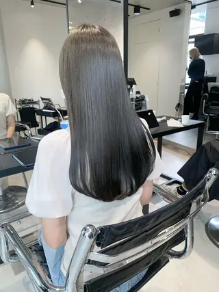 ロング カラー 透明感/オリーブ/ グレージュ/YUKAのヘアスタイル