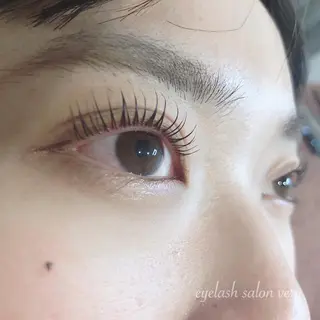 マツエク・マツパ Very (ベリー)所属・吉田 彩花の眉毛・アイブロウイメージ