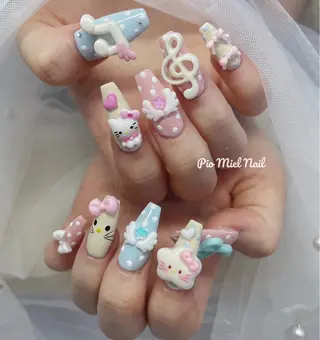 ミディアム Pio Mielのネイルデザイン