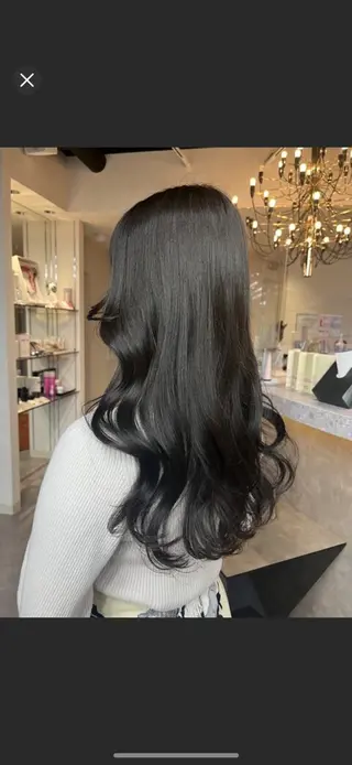 ロング 岩岡 つなみのヘアスタイル
