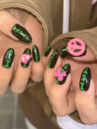 ネイル 🪐富島彩夏 /海外nail🪐のネイルデザイン