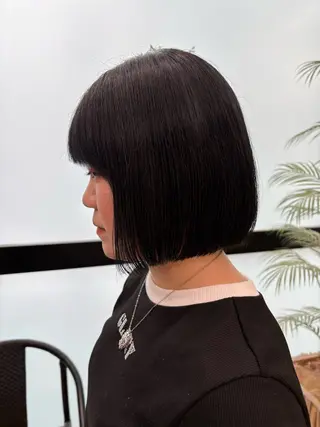 ショート カラー 伊藤 優里のヘアスタイル