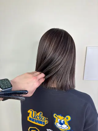 ミディアム カラー ハイライトカラー✨ グレージュ✨鎌倉光洋のヘアスタイル