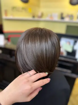 ショート カラー cureK所属・米倉 麻衣のヘアスタイル